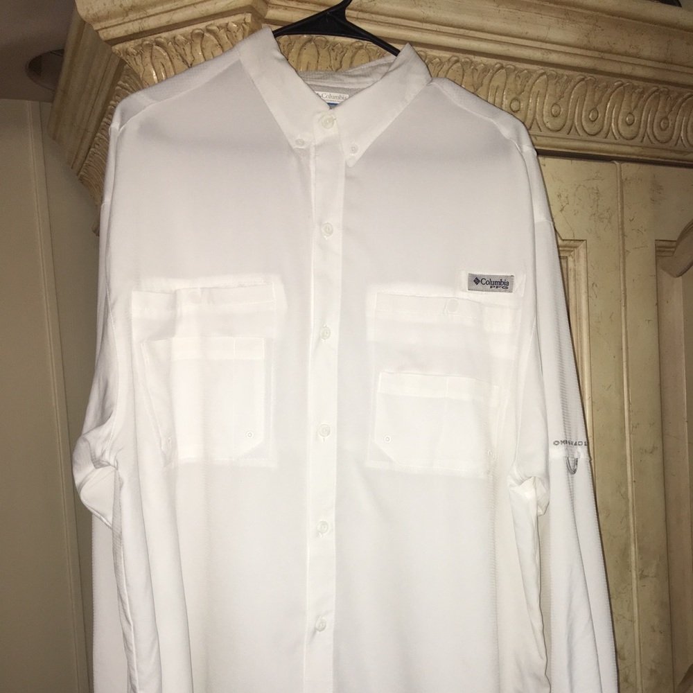 Men’s Columbia shirt